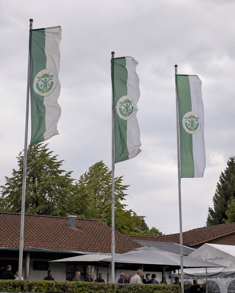 Bedruckte Vereinsflagge für Feuerwehr und Gemeinschaft